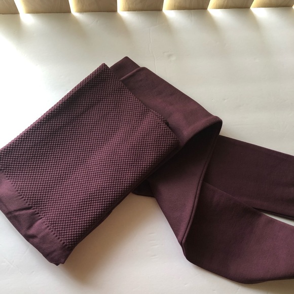 - Flash Sale🎉Fleece Lined Leggings - Picture 4 of 7